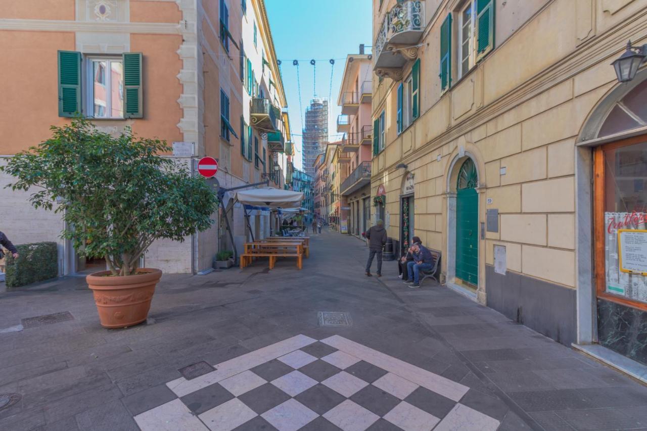 Casa Di Ale E Fra Comoda In Centro E A Pochi Passi Dalla Spiaggia Rapallo Exterior photo